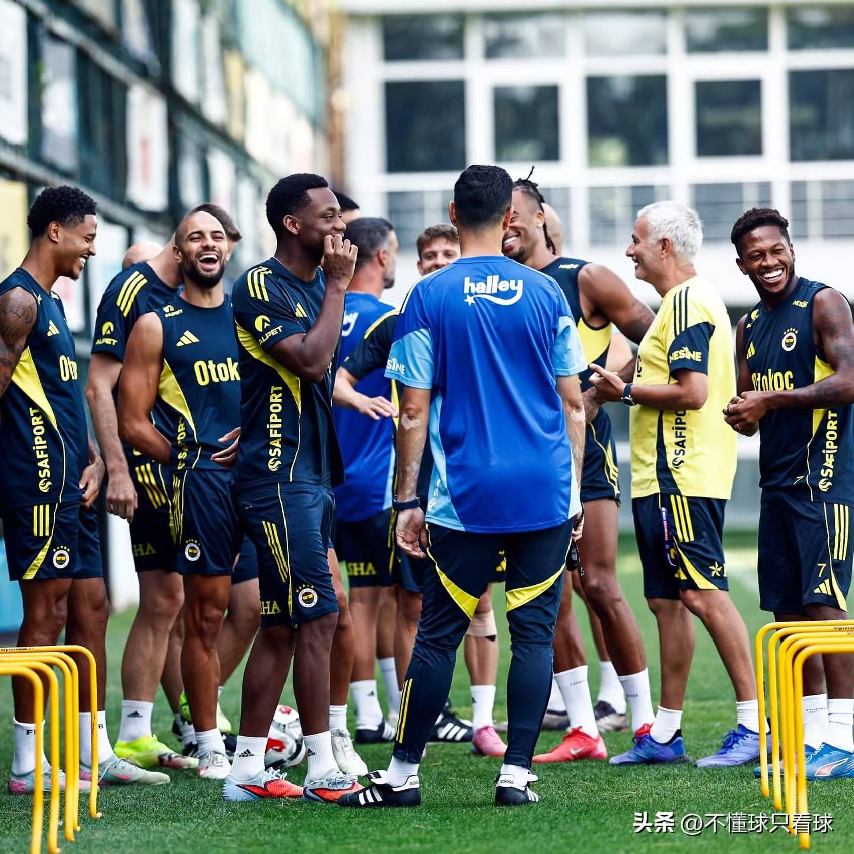 穆里尼奥下课还是为自己的冲动买单，离开五大联赛就是离开秩序